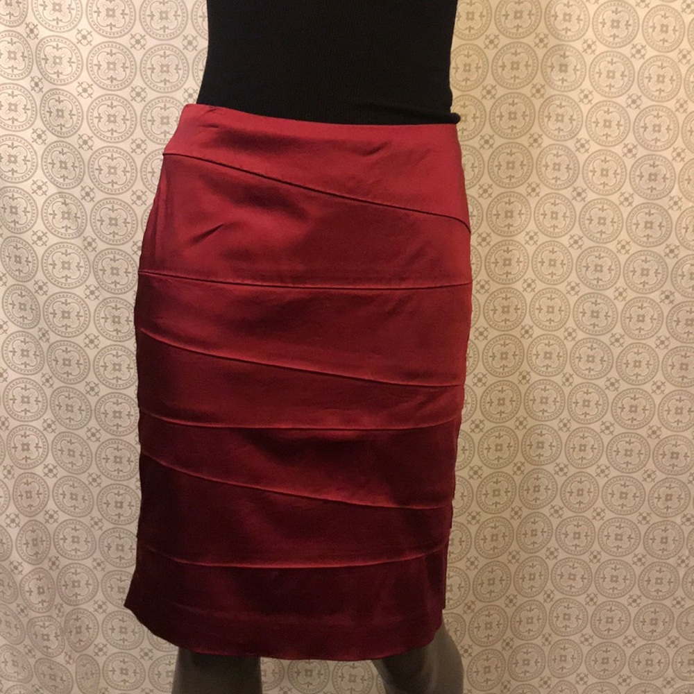 White House Black Market silky bandage skirt sz 4